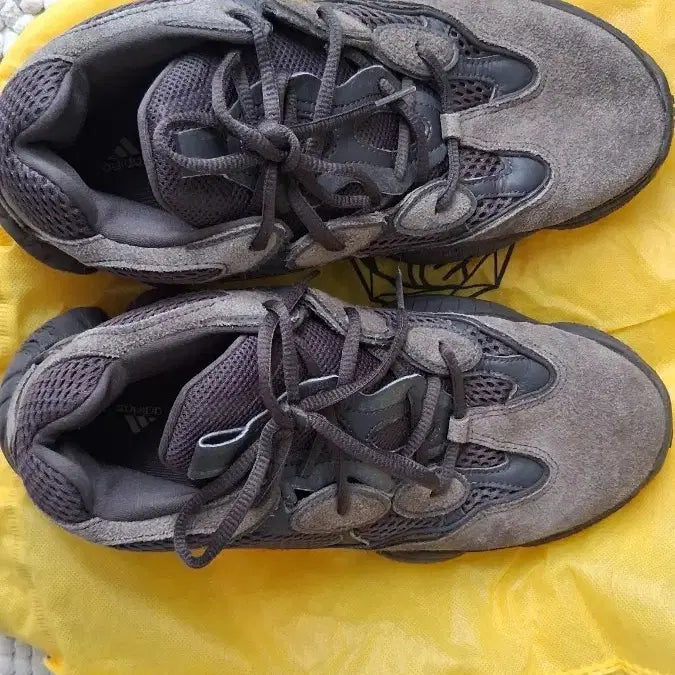[BUNJANG] Adidas Yeezy 500 Utility Black Shoes (260) / 아디다스 이지 500 유틸리티 260