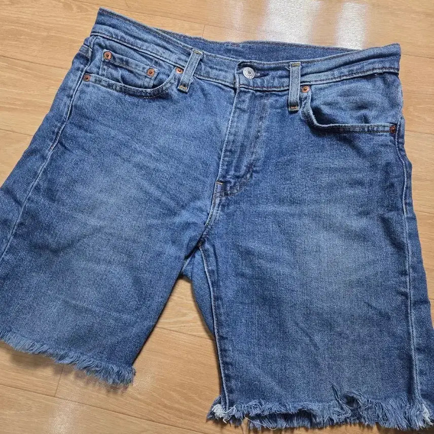 [BUNJANG] Levi's 30 L32 Denim Shorts / 파격세일....L.32..리바이스 청반바지 숏팬츠  길이42cm  공용