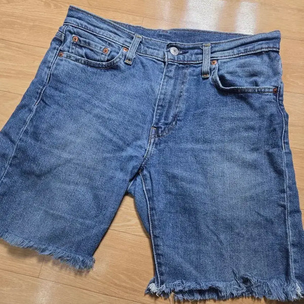 [BUNJANG] Levi's 30 L32 Denim Shorts / 파격세일....L.32..리바이스 청반바지 숏팬츠  길이42cm  공용