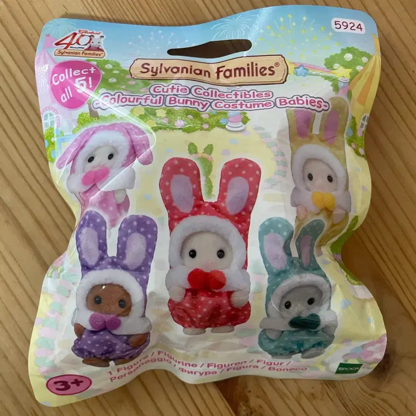 [BUNJANG] Sylvanian Families 40th Anniversary Colorful Rabbit Costume Blind Bag / 미개봉 실바니안 컬러풀 토끼 코스튬 40주년 블라인드백 랜덤 쿠지