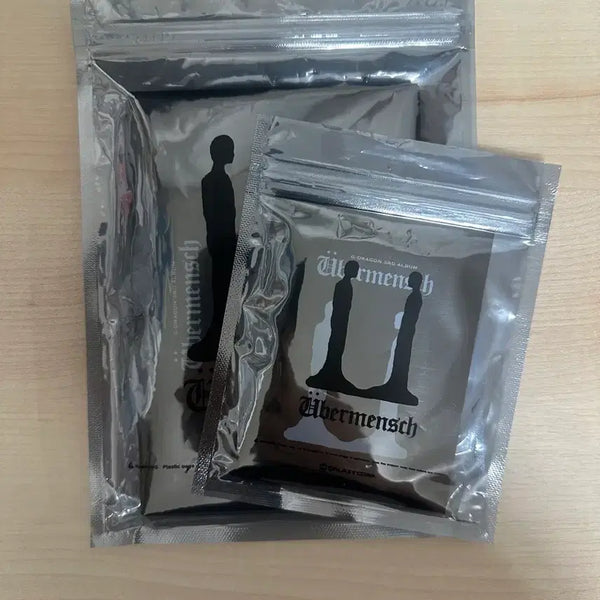 [BUNJANG] G-Dragon (GD) Weverse Man Exhibition Goods Photocard & Postcard Set Bundle / (일괄)지디 전시회 위버맨쉬 굿즈 포토카드+엽서세트