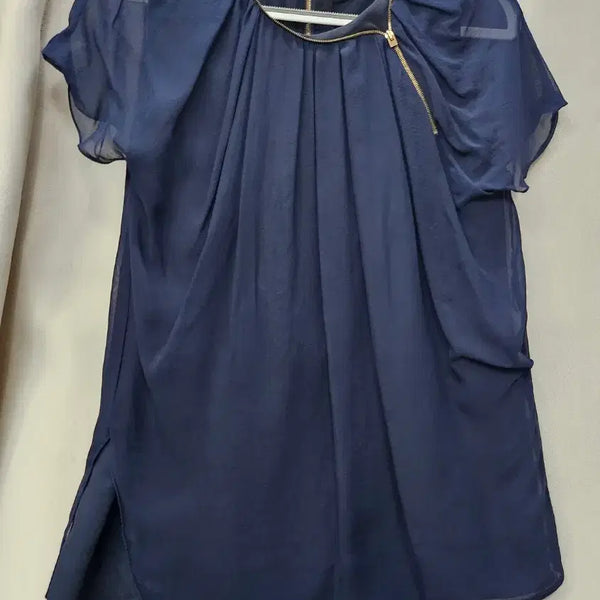 [BUNJANG] MINE Navy Blouse / MINE 네이비 블라우스