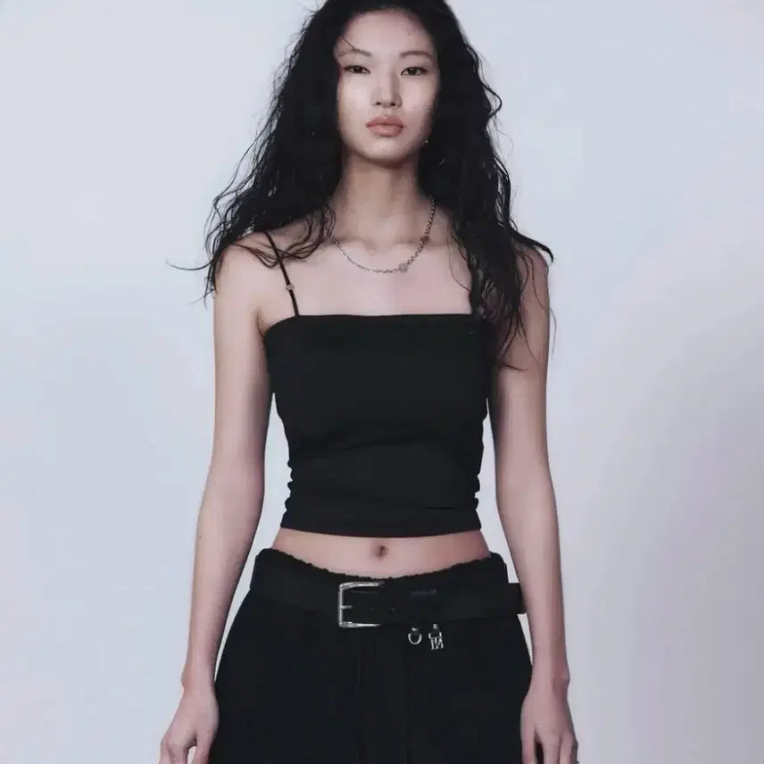 [BUNJANG] Trimming Bird Built-in Bra Camisole Tank Top (Black/White) / 트리밍버드 브라캡 캐미솔 나시 블랙/화이트