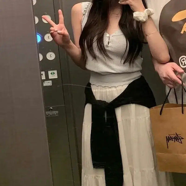 [BUNJANG] Nuanua Punching Eyelet Tank Top / 누아누아 펀칭 아일렛 나시