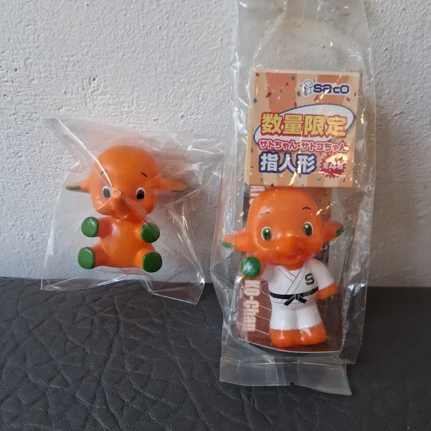 [BUNJANG] Sato-chan Figure Bundle Set (2 figures) / 사토짱 피규어 2개 일괄