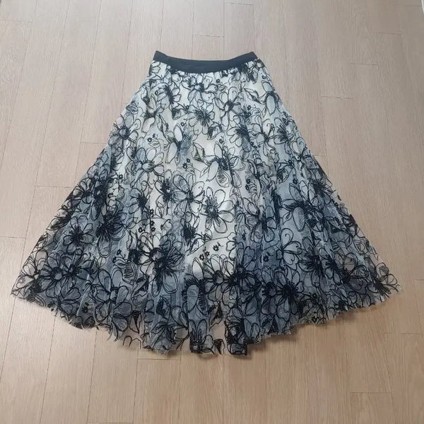 [BUNJANG] Roy & MacCoy Flower Embroidered Long Skirt / 로이앤맥코이 플라워 롱스커트