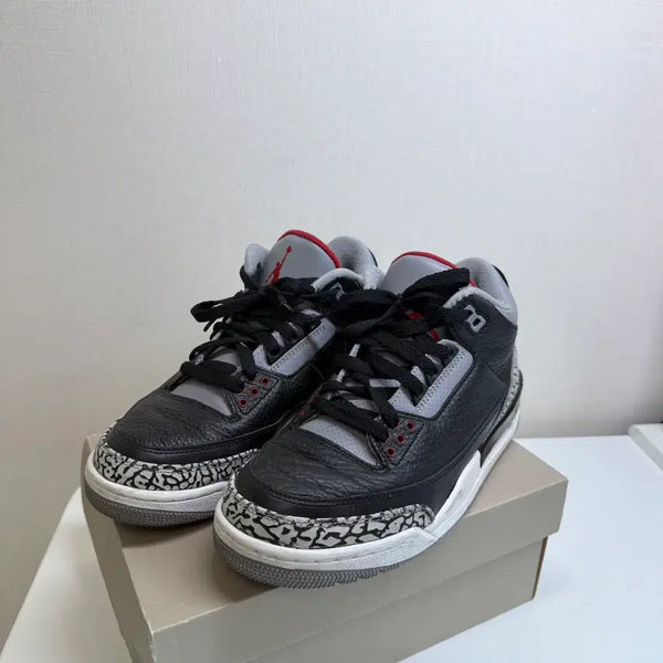 [BUNJANG] Air Jordan 3 Retro Black Cement US 7 (250) / 에어 조던 3 레트로 블랙 시멘트 검회 US 7 (250)