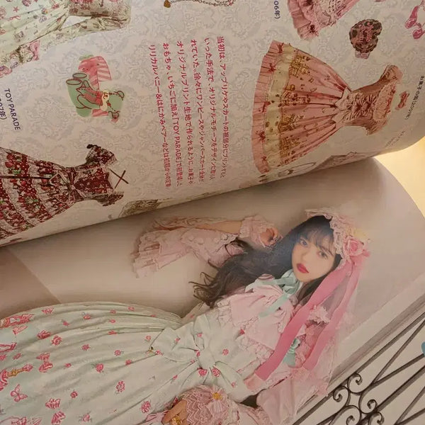 [BUNJANG] Angelic Pretty 20th Anniversary Lolita Fashion Magazine with Stickers / 엔젤릭 프리티 20주년 로리타 잡지 + 스티커 포함