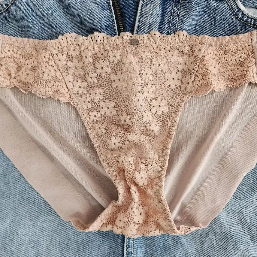 [BUNJANG] Women's Lace Briefs - Medium Size / (중고) 레이스 노라인 여성팬티