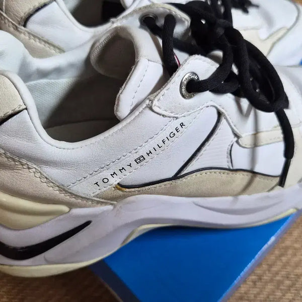 [BUNJANG] Tommy Hilfiger Sneakers White / 타미힐피거 스니커즈 화이트