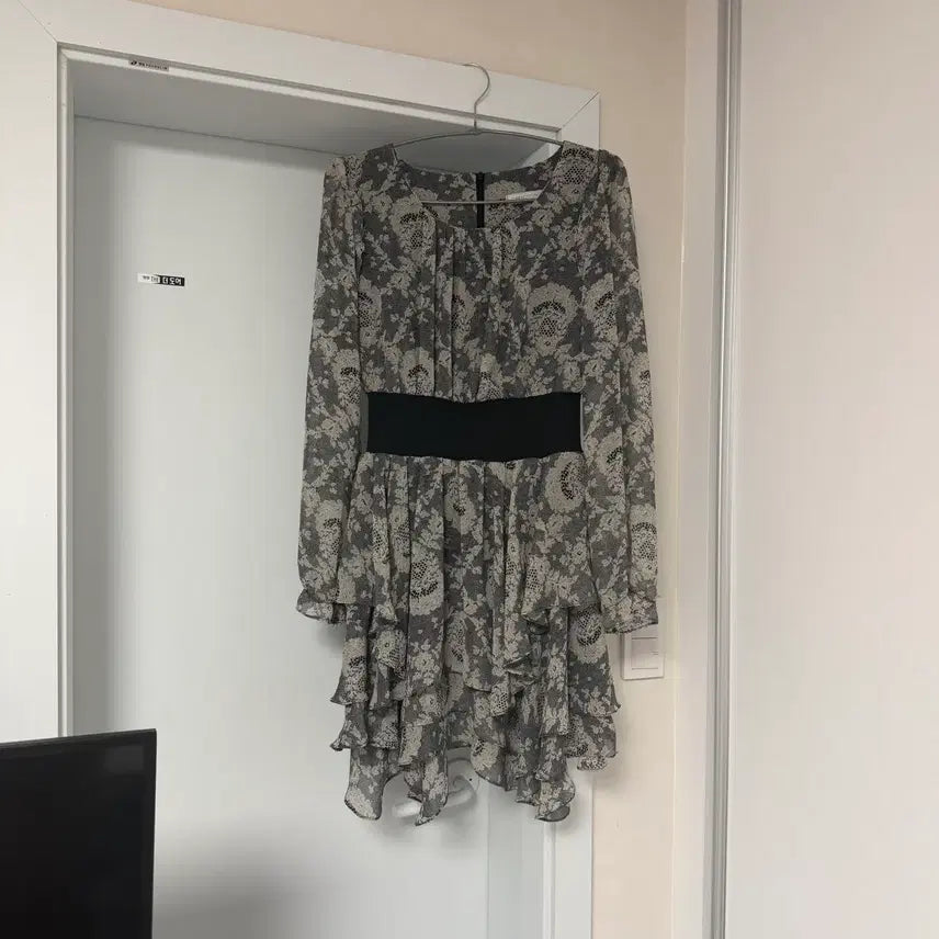[BUNJANG] Olivehotstop Chiffon Floral Lace Pattern Mini Dress - Black / 올리브핫스텁 쉬폰 플로럴 레이트패턴 원피스 블랙 의류재고 재고처리 의류처분 땡처리 옷장정리