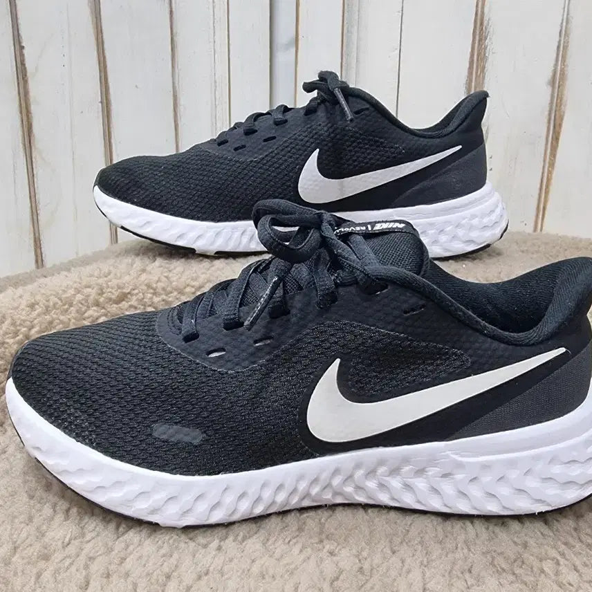 [BUNJANG] Nike Revolution 5 Running Shoes / 나이키 레불루션5 (D426