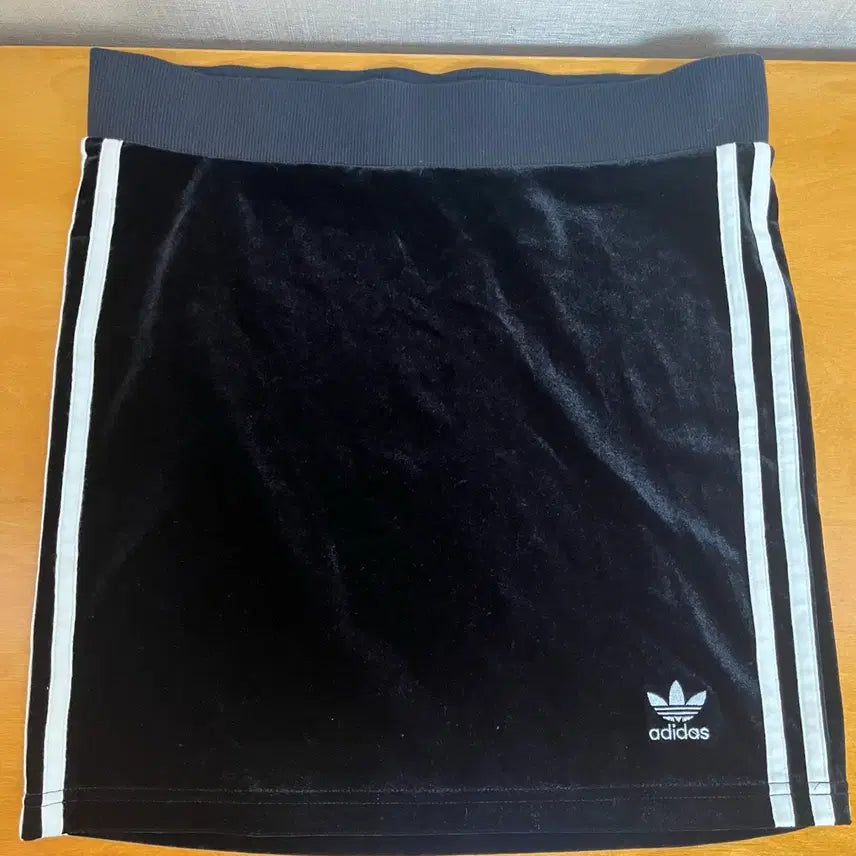 [BUNJANG] Adidas Velvet Training Skirt Black S / 아디다스 벨벳 트레이닝복 스커트(블랙,S)