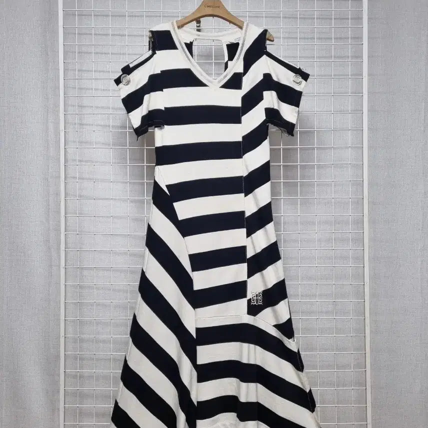 [BUNJANG] EGOIST Off-the-Shoulder Dress / 에고이스트 오프숄더 원피스 55