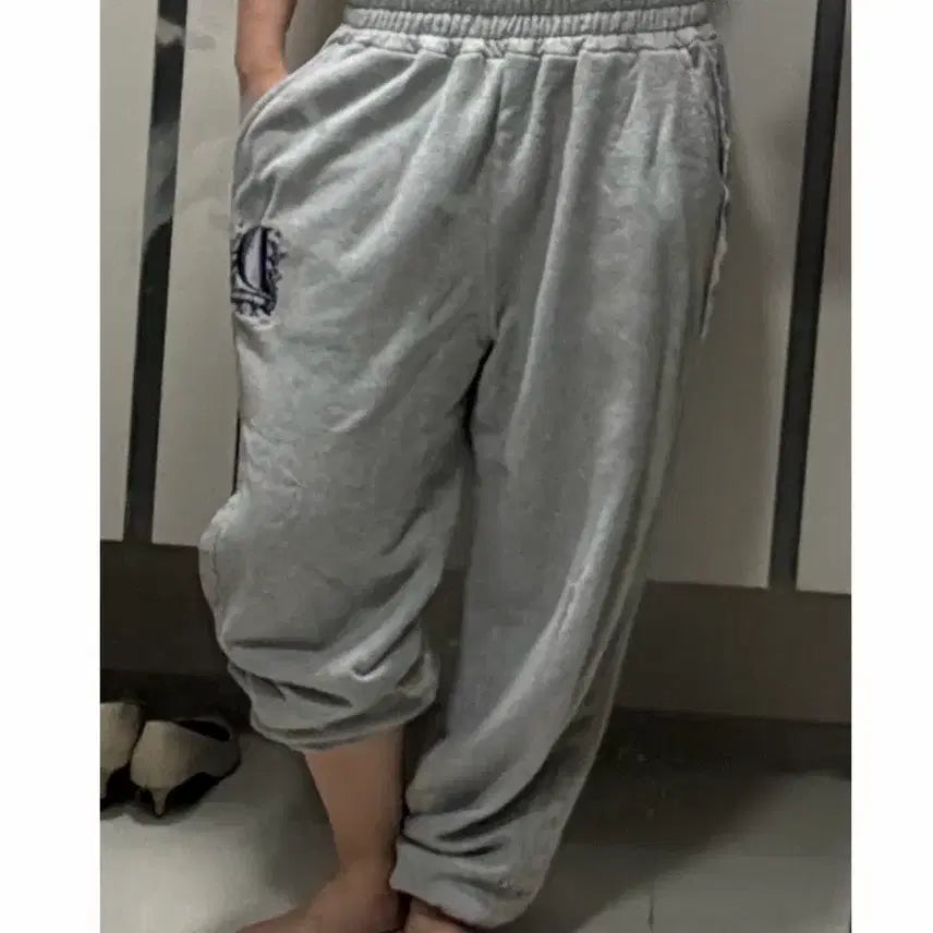 [BUNJANG] Odd Ones Out Grey Lace Embroidered Jogger Pants / 오드원아웃 그레이 조거팬츠