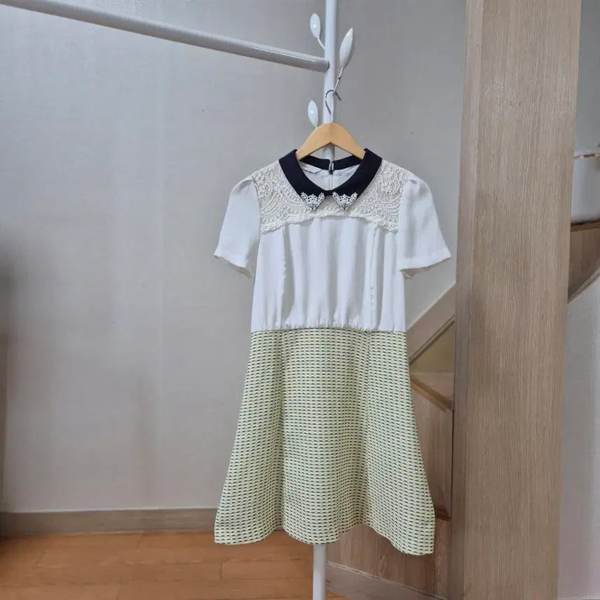 [BUNJANG] SOUP Lace Collar Color-Block Dress / SOUP 레이스 카라 배색 원피스 66