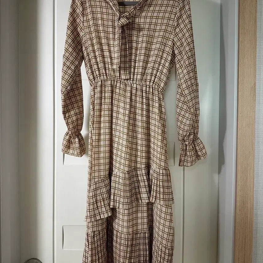[BUNJANG] Brown Check Pattern Long Dress with Frill Detail / 체크패턴 브라운 원피스