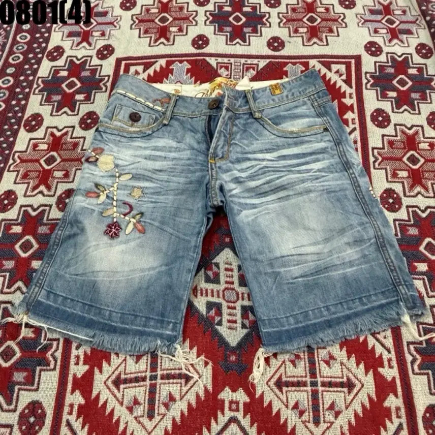 [BUNJANG] Thursday Island Embroidered Denim Shorts / 떠스데이 아일랜드 자수 데님 숏팬츠