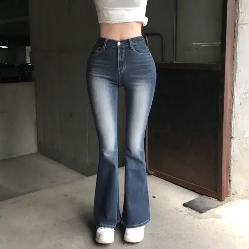 [BUNJANG] Blufit High-Waist Pelvic Pad Bootcut Jeans (Dark Blue, Short S) / 블러핏 하이웨스트 골반패드 부츠컷 청바지 진청 숏 s