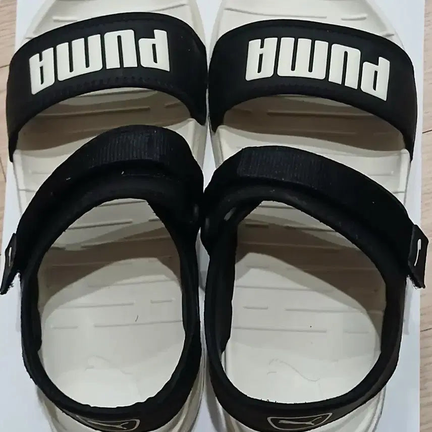 [BUNJANG] Puma Black & White Strap Adjustable Sandals / 푸마 샌들 블랙 화이트