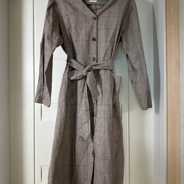 [BUNJANG] Checkered Pattern V-Neck Shirt Dress with Waist Tie / 체크무늬 셔츠 원피스 브이넥