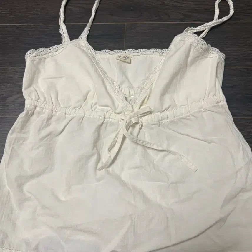 [BUNJANG] Brandy Melville White Lace Top / 브랜디멜빌 화이트 레이스 탑