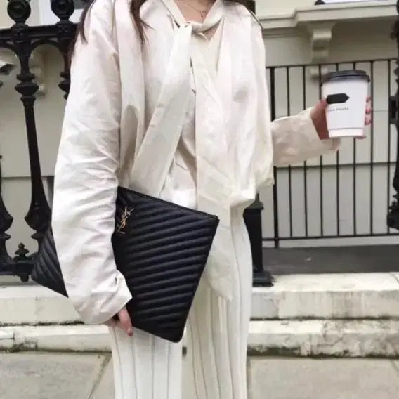 [BUNJANG] Saint Laurent Large Clutch Bag Silver Hardware Authentic / 입생로랑 라지 클러치/클러치백 은장 정품S급(감정서O)