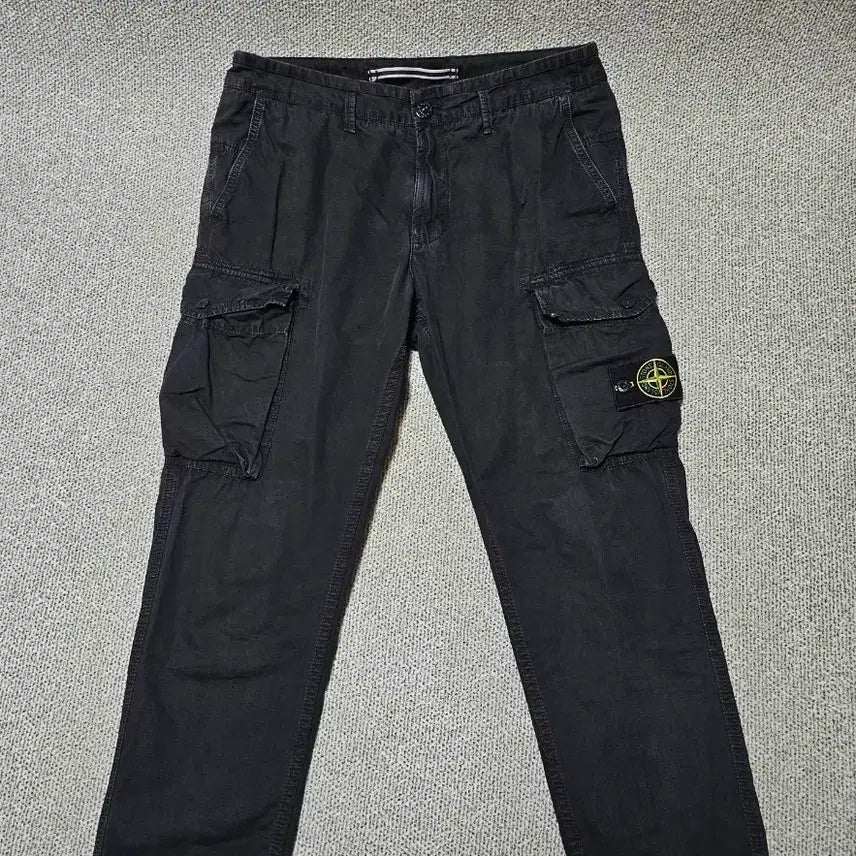 [BUNJANG] Stone Island Patch Cargo Pants Black 31 / [31 사이즈] 스톤아일랜드 와펜카고 블랙 팬츠