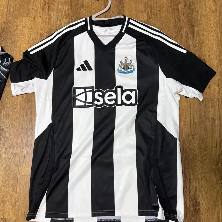 [BUNJANG] Newcastle United 24-25 Home Jersey - XL (Overseas Fit) / 24-25 뉴캐슬 홈 해외XL