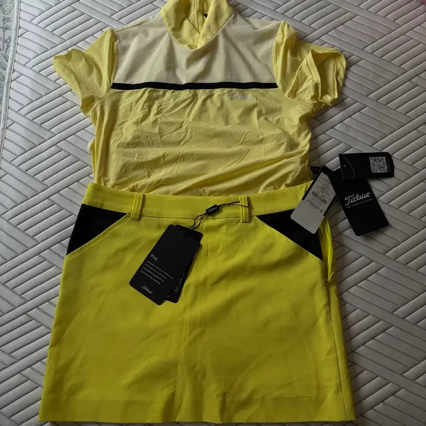 [BUNJANG] Titleist Golf Wear Top and Bottom Set Yellow / 타이틀리스트 골프웨어 상하의 세트 옐로우