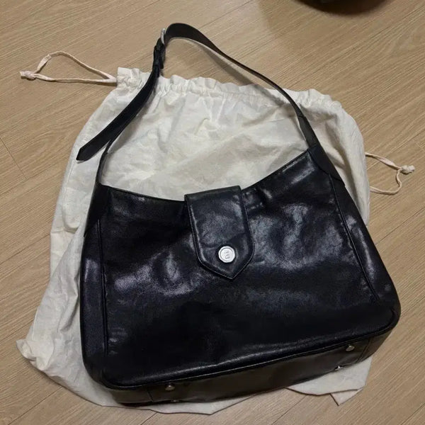 [BUNJANG] Minuit Mint Baton Large Black Bag / 미닛뮤트 바톤 라지 블랙