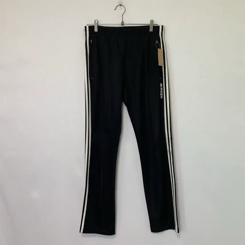 [BUNJANG] Adidas Europa Track Pants Slim Fit Black / 아디다스 유로파 트랙팬츠 슬림 일자핏 삼선 트레이닝 바지 블랙 100