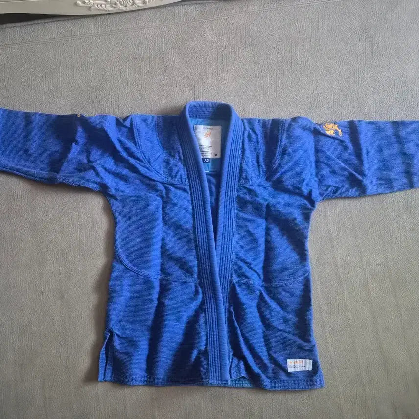 [BUNJANG] Kingz IBJJF Gi A2 (Fits A1) / 킹즈 IBJJF 도복 A2 팝니다.(실사이즈 A1)