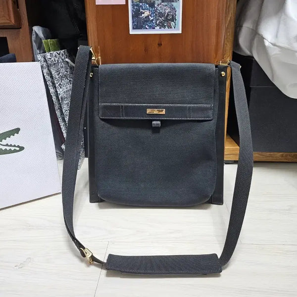 [BUNJANG] Gucci Nylon Leather Velcro Crossbody Bag / (정품) 구찌 나일론 레더 벨크로 크로스백