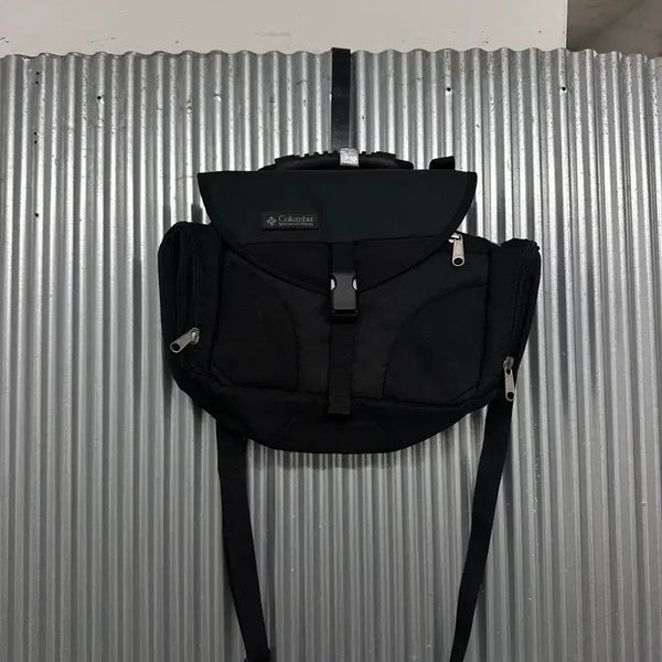 [BUNJANG] Columbia Black Multi-Pocket Crossbody Messenger Bag / [FREE] 컬럼비아 Columbia 블랙 멀티포켓 크로스백 메신저백