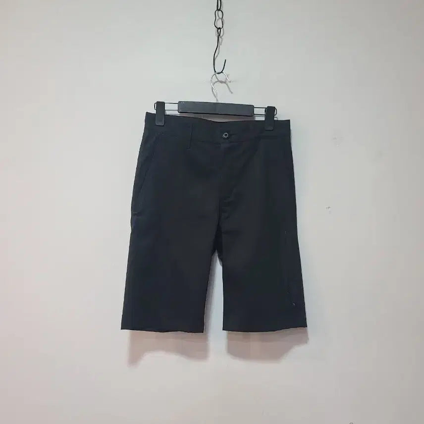 [BUNJANG] Nike Sportswear Black Shorts (Size 28) / 나이키 스포츠웨어 블랙 반바지 28