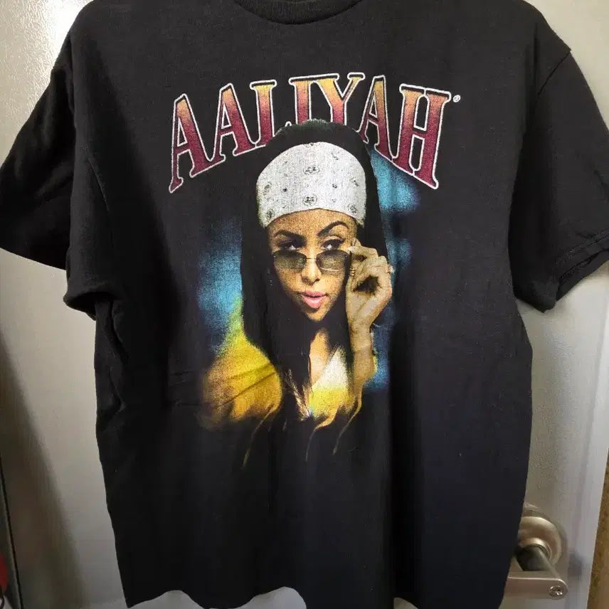 [BUNJANG] Aaliyah Black T-Shirt / AALIYAH 티셔츠 블랙