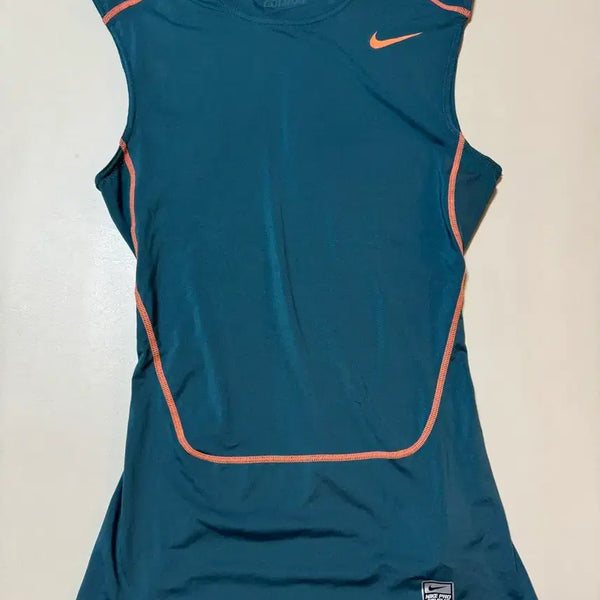 [BUNJANG] Nike Techfit Pro Combat Sleeveless Tank Top (Size 100) / (신품급) 나이키 테크핏 프로컴뱃 헬스/러닝 기능성 민소매나시티100