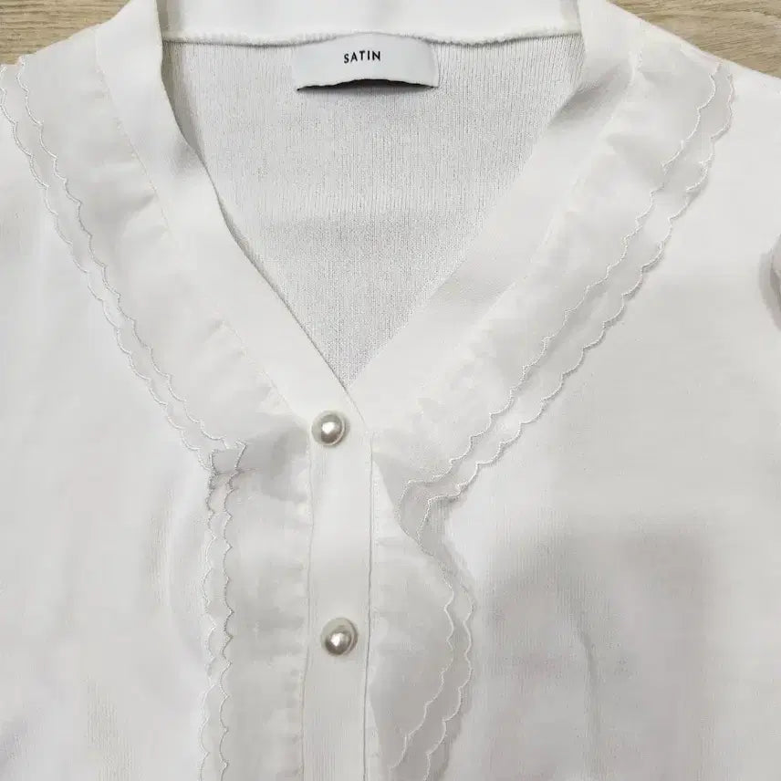 [BUNJANG] Satin Pearl Button Frill Blouse / 새틴 진주 단추 프릴 블라우스55