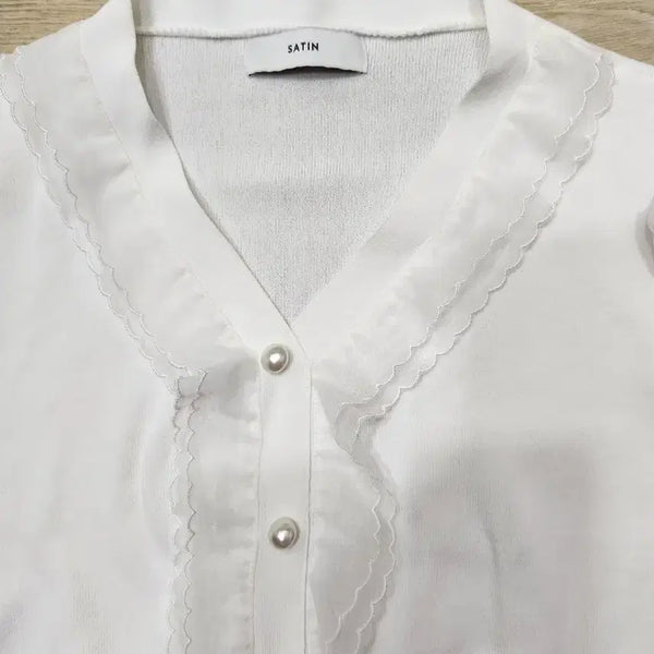 [BUNJANG] Satin Pearl Button Frill Blouse / 새틴 진주 단추 프릴 블라우스55