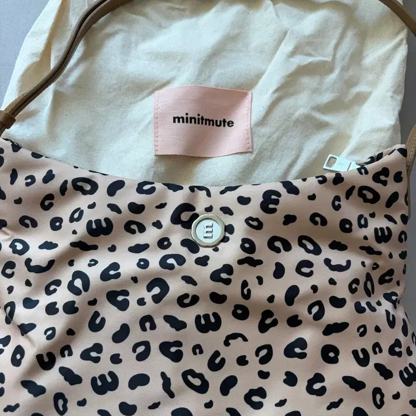 [BUNJANG] Minuit Mutable Clotho Soft Leopard Bag / 미닛뮤트 클로소프트 레오파드