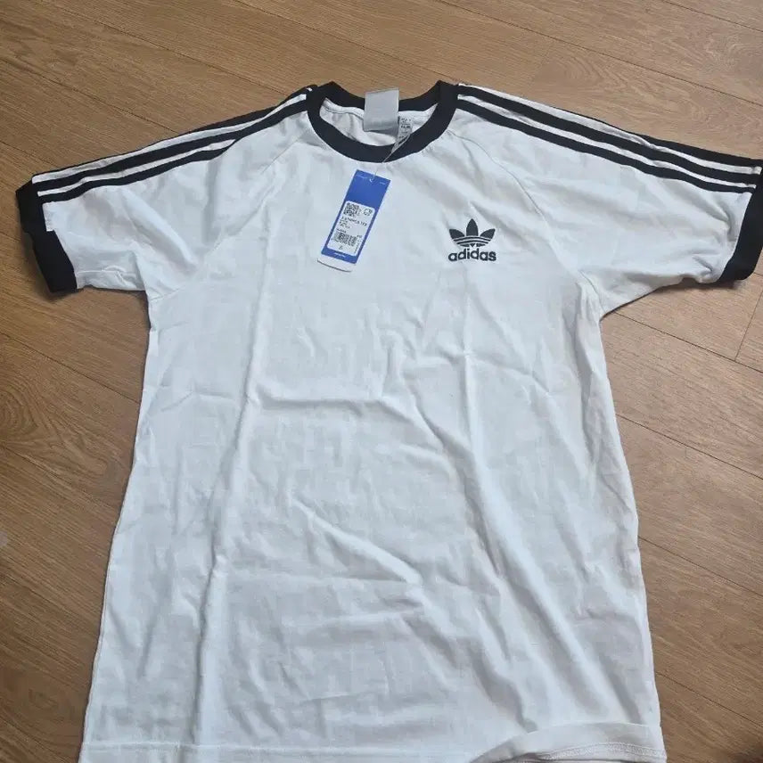 [BUNJANG] Adidas Short Sleeve T-Shirt IA4846 / (새상품 정품) 아디다스 반팔 티셔츠 IA4846 S, M