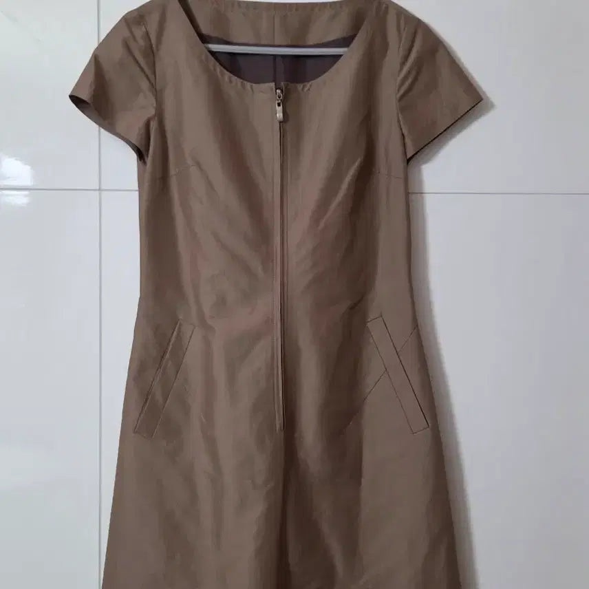 [BUNJANG] Zip-Up Midi Dress Beige / 집업 베이지 미디 원피스