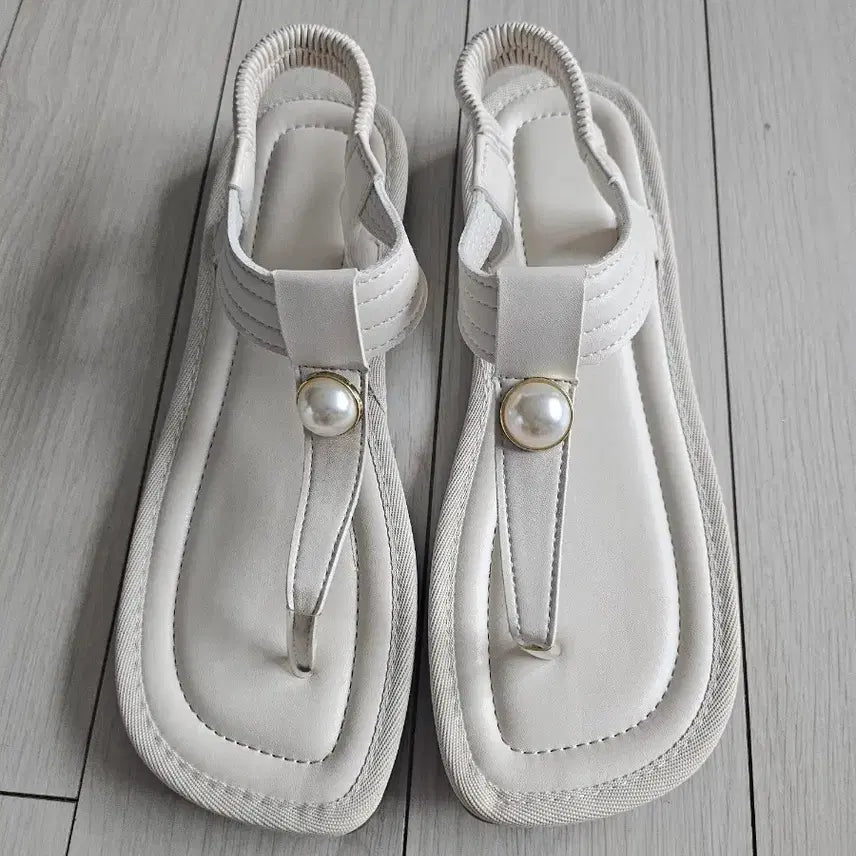 [BUNJANG] Pearl Embellished Flip-Flop Sandals (Size 250) / 쪼리샌들 250(새상품)