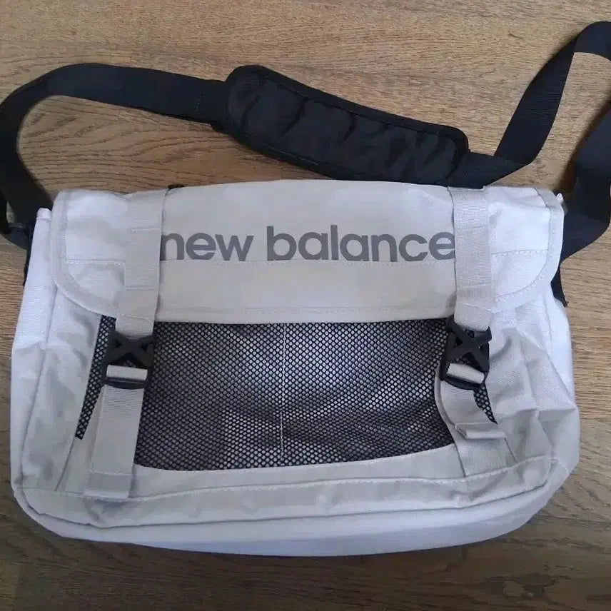 [BUNJANG] New Balance Backpack Beige / 뉴발란스 백팩 베이지