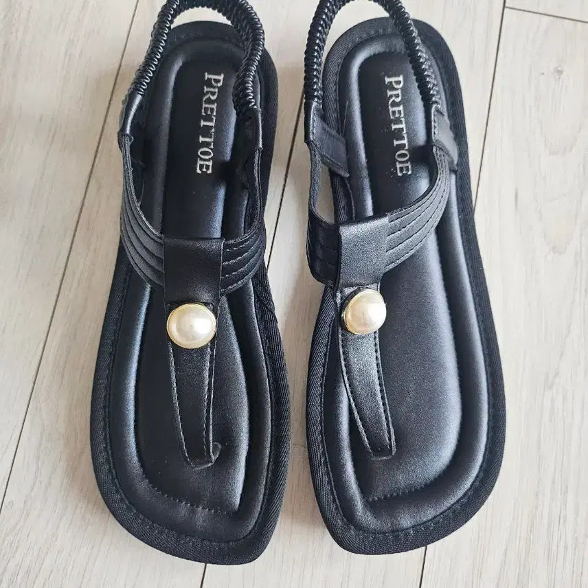 [BUNJANG] Pearl Embellished Flip-Flop Sandals (Size 250) / 쪼리샌들 250(새상품)