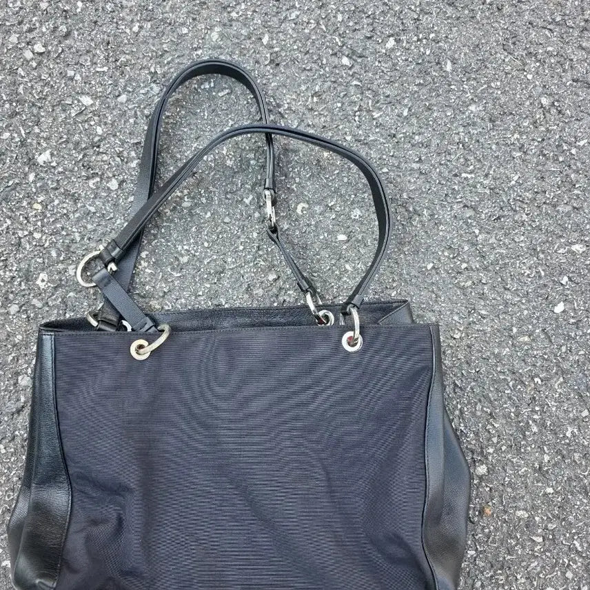 [BUNJANG] Salvatore Ferragamo Black Canvas Leather Trim Shoulder Bag / 페라가모 검정색 캔버스 가죽 배색 숄더백