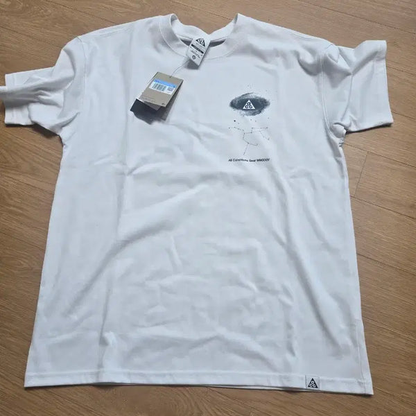 [BUNJANG] Nike ACG Short Sleeve T-Shirt (M) / (새상품 정품) 나이키 티셔츠 반팔 FZ5276-121 M