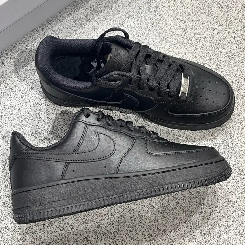 [BUNJANG] Nike Air Force 1 Full Black Low Cut Leather Sneakers / 나이키 에어포스1 풀블랙 로우 컷 가죽 스니커즈 남녀공용 베이직 운동화