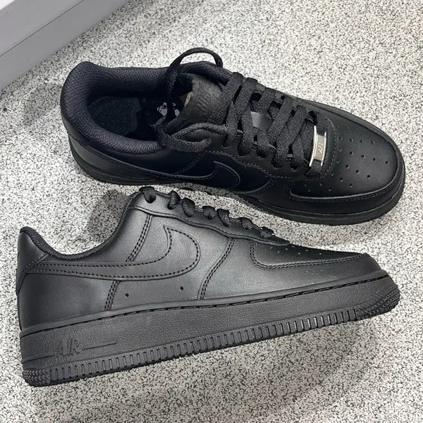 [BUNJANG] Nike Air Force 1 Full Black Low Cut Leather Sneakers / 나이키 에어포스1 풀블랙 로우 컷 가죽 스니커즈 남녀공용 베이직 운동화